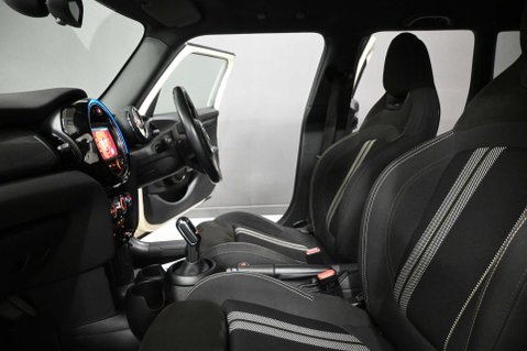 Mini Hatch 1.5 Cooper Sport Auto 5dr 22