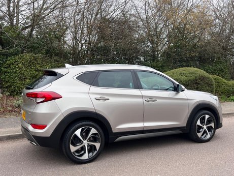 Hyundai TUCSON 2.0 CRDi Premium Auto 4WD Euro 6 5dr 57