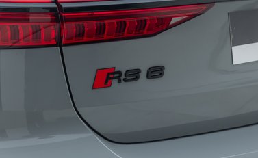 Audi RS6 AVANT PERFORMANCE 31
