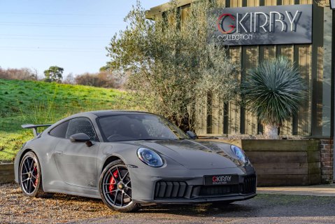 Porsche 911 Carrera 4 GTS HEV 2