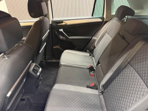 Volkswagen Tiguan 2.0 TDI SE Navigation 4Motion Euro 6 (s/s) 5dr 50