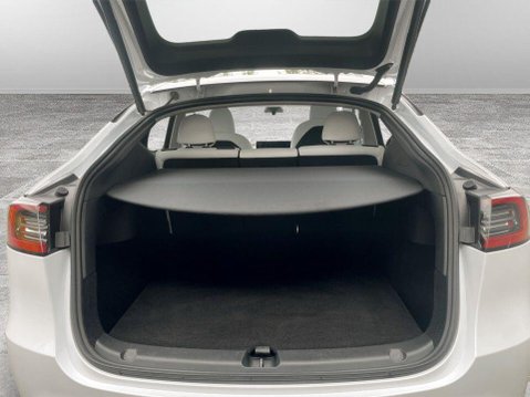 Tesla Model Y (Dual Motor) Long Range SUV 5dr Electric Auto 4WDE (384 bhp) Pan Roof - Sat 21