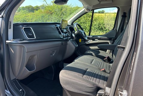 Ford Transit Custom 320 L2 Limited 130 ps Selectshift Double Cab in Van 15