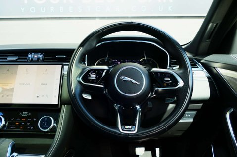 Jaguar F-Pace 2.0 F-PACE R-Dynamic S D MHEV AWD Auto 4WD 5dr 25