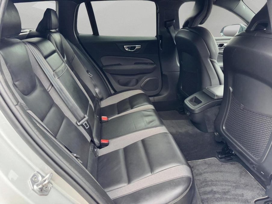 2021 Volvo V60 — image 45