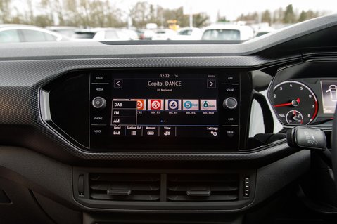 Volkswagen T-Cross SE TSI DSG 22