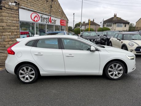 Volvo V40 D3 INSCRIPTION 9