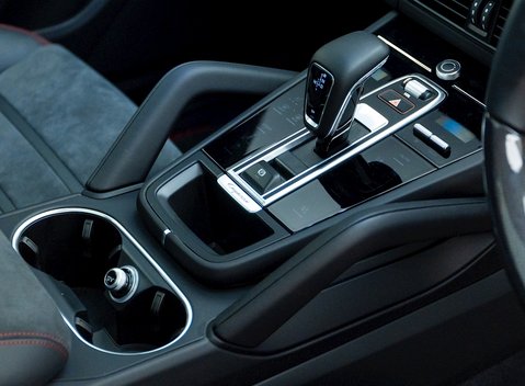 Porsche Cayenne GTS Coupé 23