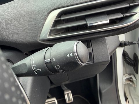 Peugeot 3008 2.0 BLUEHDI GT AUTOMATIC 32