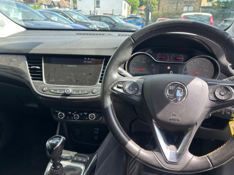 Vauxhall Crossland X TECH LINE NAV 12