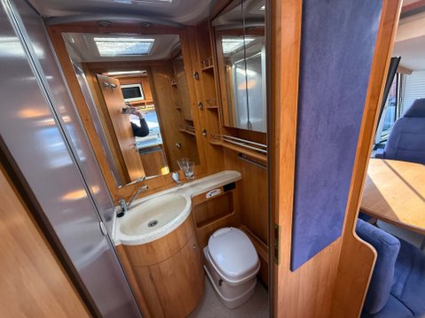 Concorde Charisma CONCERTO I695 4 BERTH 3.0 DIESEL COMPACT LUXURY A-CLASS RHD 4
