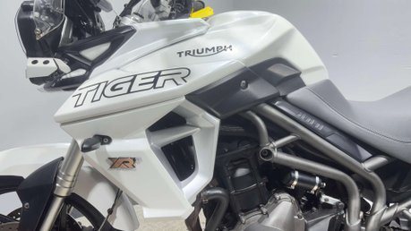 Triumph Tiger XRT 2019 ONLY 9K SERVICE HISTORY MOT VERY CLEAN 800CC 29