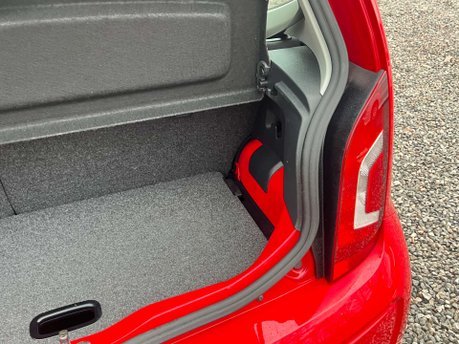 Volkswagen Up 1.0 Move Up 3dr 38