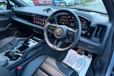 Porsche Cayenne V6 S E-HYBRID BLACK EDITION - PANORAMIC ROOF - AS NEW CONDITION 39
