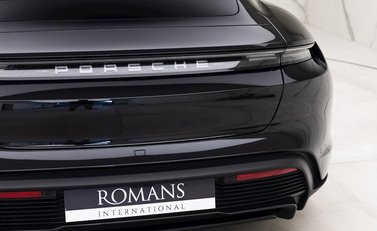 Porsche Taycan Turbo S 28