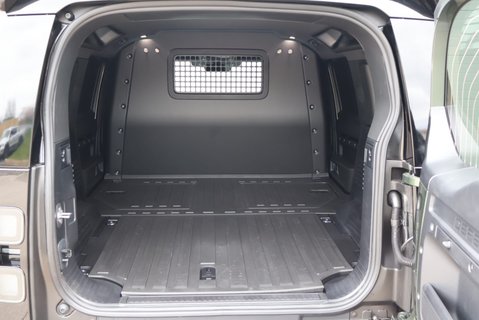 Land Rover Defender 110 BRAND NEW HARD TOP X-DYNAMIC 250 S STYLED AT SEEKER 28