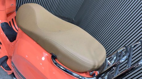 Piaggio Vespa Primavera 2018 ONLY 13K LONG MOT GREAT COLOUR SCHEME 125CC SCOOTER 20