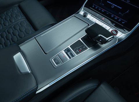 Audi RS6 AVANT PERFORMANCE 25