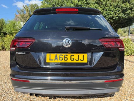 Volkswagen Tiguan 2.0 TDI BlueMotion Tech SEL DSG 4Motion Euro 6 (s/s) 5dr 11