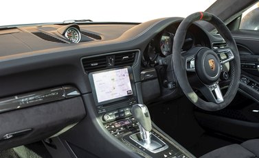 Porsche 911 (991.2) Carrera 4 GTS 'British Legends E 17