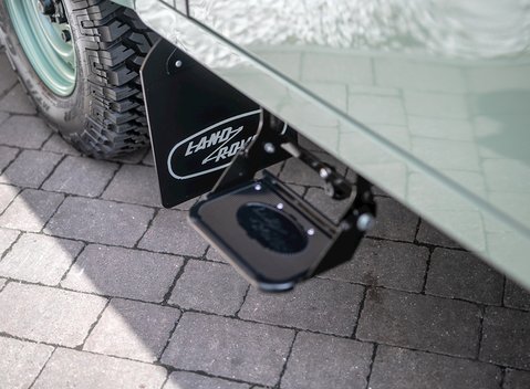 Land Rover Defender 90 Heritage Hard Top 25