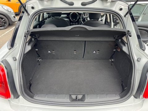 Mini Hatch COOPER 19