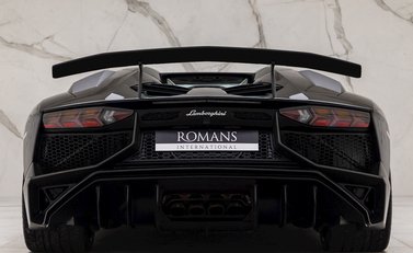 Lamborghini Aventador SV LP 750-4 Roadster 5