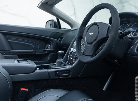 Aston Martin V12 Vantage S ROADSTER 13