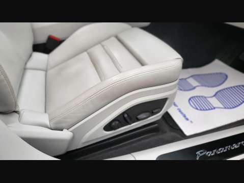 Porsche Panamera PDK 42