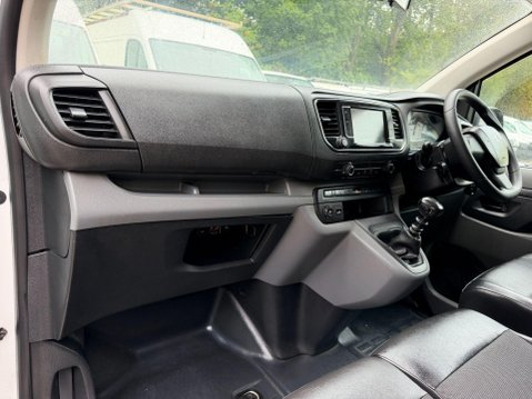 Peugeot Expert 2.0 BlueHDi 1400 Professional Plus Standard Panel Van 6dr Diesel Manual MWB 37