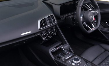 Audi R8 V10 Spyder 11