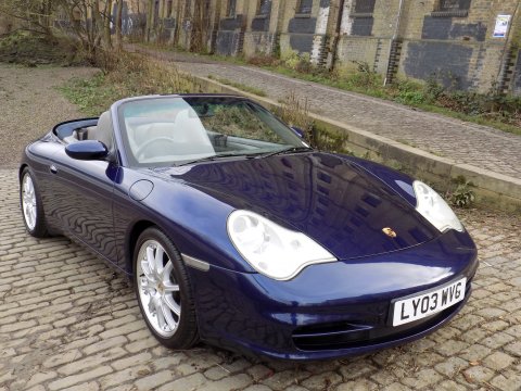 Porsche 911 CARRERA 2 CONVERTIBLE 43