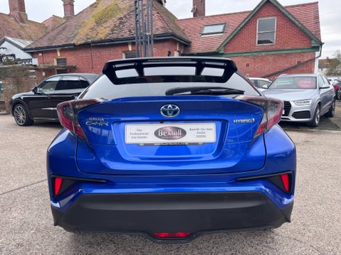 Toyota C-HR DYNAMIC 9
