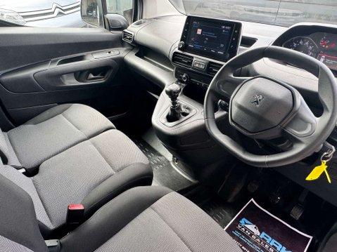 Peugeot Partner 1.5 BlueHDi 1000 Professional Premium + Standard Panel Van 5dr Diesel Manua 5