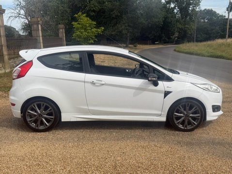 Ford Fiesta 1.0T EcoBoost ST-Line Hatchback 3dr Petrol Manual Euro 6 (s/s) (125 ps) LOW 27
