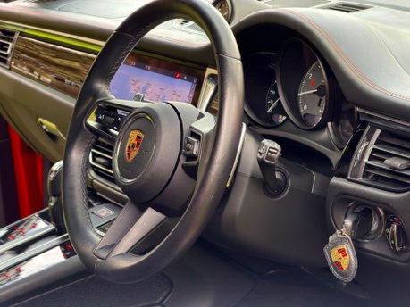 Porsche Macan S PDK 22