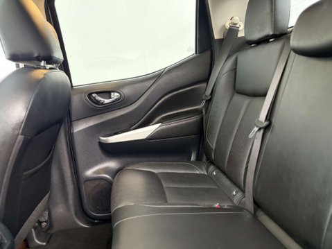 Nissan Navara 2.3 Navara Tekna dCi 4WD 5dr 67