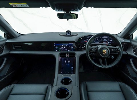 Porsche Taycan 4S 16