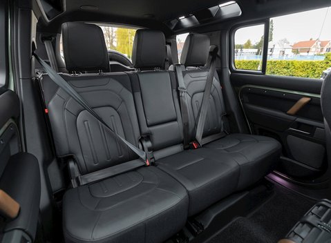 Land Rover Defender 110 X P400 14