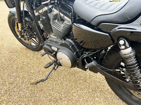 Harley-Davidson Sportster Iron XL 1200 CX ROADSTER 17 15