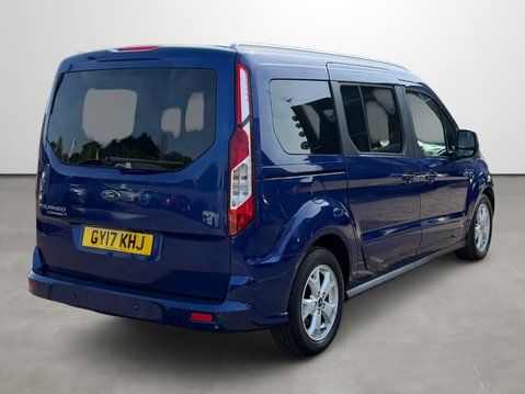 Ford Tourneo Connect 1.5 TDCi 120 Titanium 5dr 9