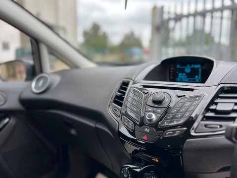 Ford Fiesta ZETEC 36