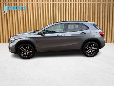 Mercedes-Benz GLA 1.6 GLA180 Urban Edition SUV 5dr Petrol 7G-DCT Euro 6 (s/s) (122 ps) 17