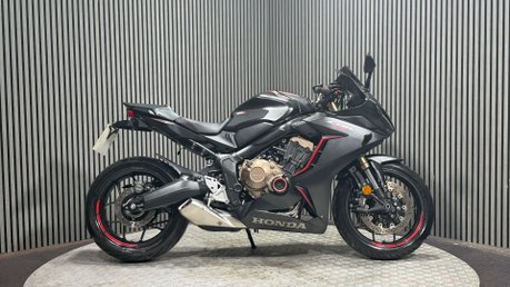 Honda CBR 2020 ONLY 790 MILES LONG MOT SERVICED SPORTS BIKE 650CC 4