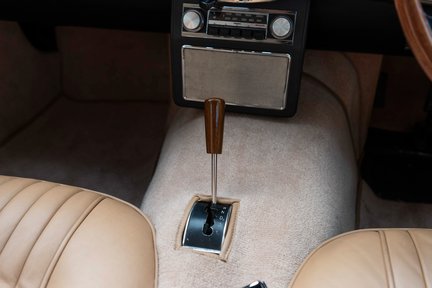 Aston Martin DB6 MKII 22