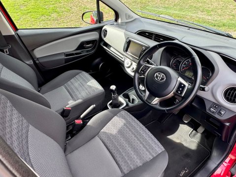 Toyota Yaris VVT-I ICON 14