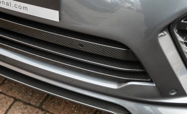 Land Rover Range Rover Velar R-Dynamic HSE Urban 26