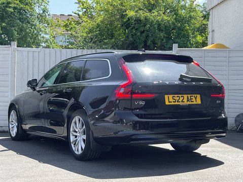 Volvo V90 2.0 B4 MHEV Core Estate 5dr Petrol Hybrid Auto Euro 6 (s/s) (197 ps) 8