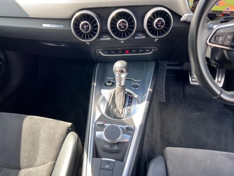 Audi TT 2.0 TFSI S line S Tronic quattro Euro 6 (s/s) 3dr 23