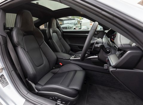 Porsche 911 Carrera 4S (992) 12